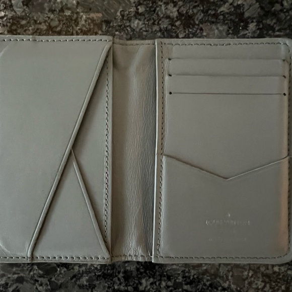 Louis Vuitton Pocket Organizer - Picture 3 of 3